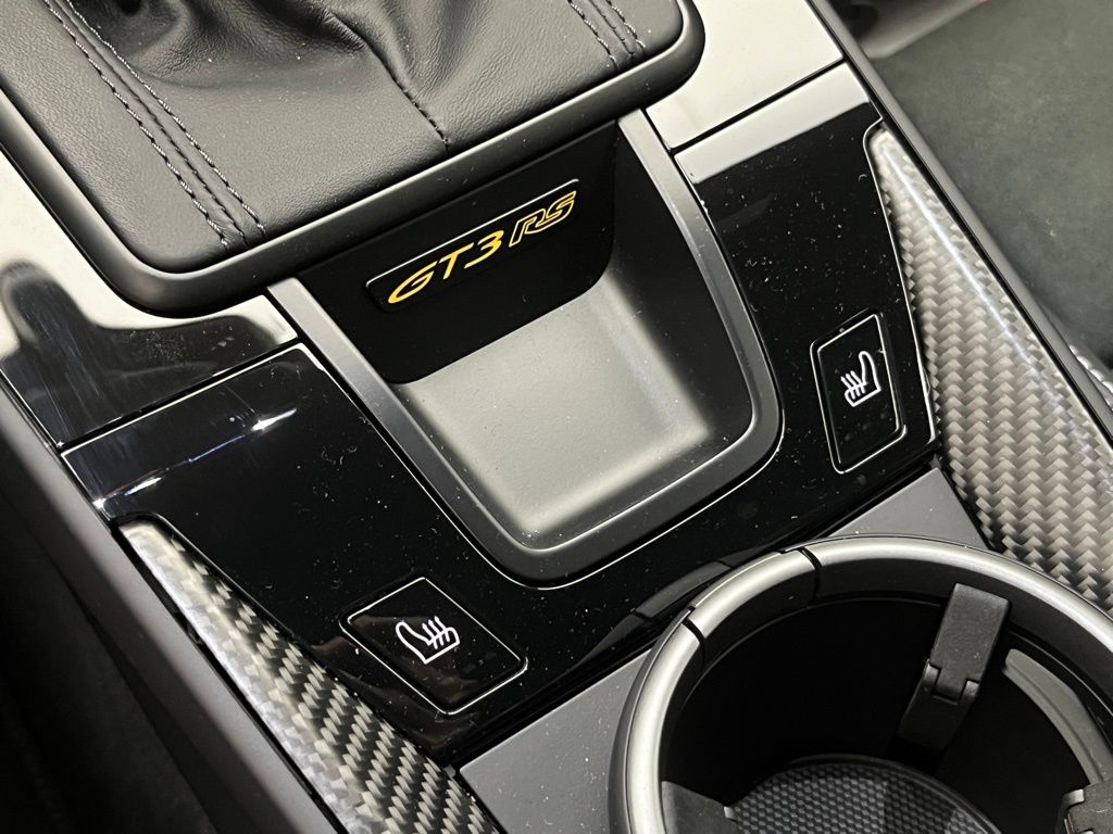 Thumbnail: 2025 Porsche 911 - 18