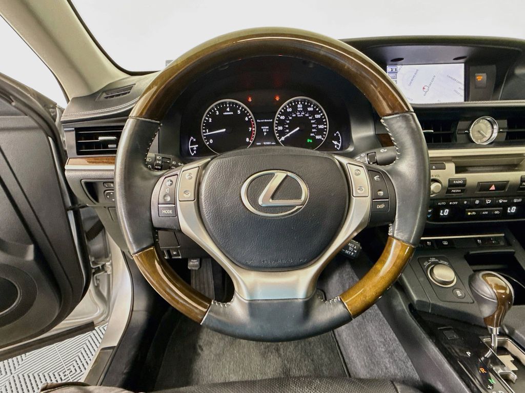 Thumbnail: 2014 Lexus ES - 11