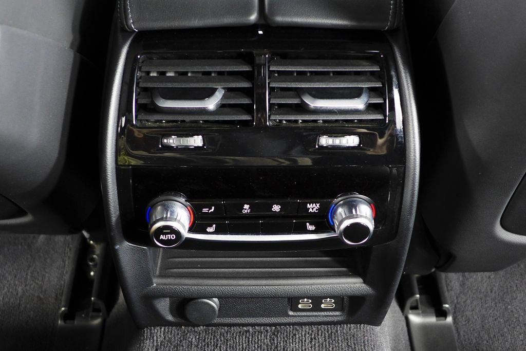 Thumbnail: 2023 BMW M5 - 24