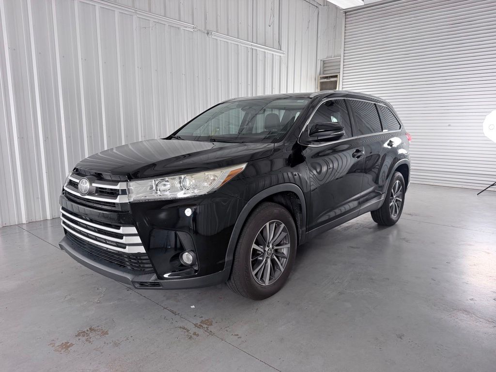  2019 Toyota Highlander XLE FWD   