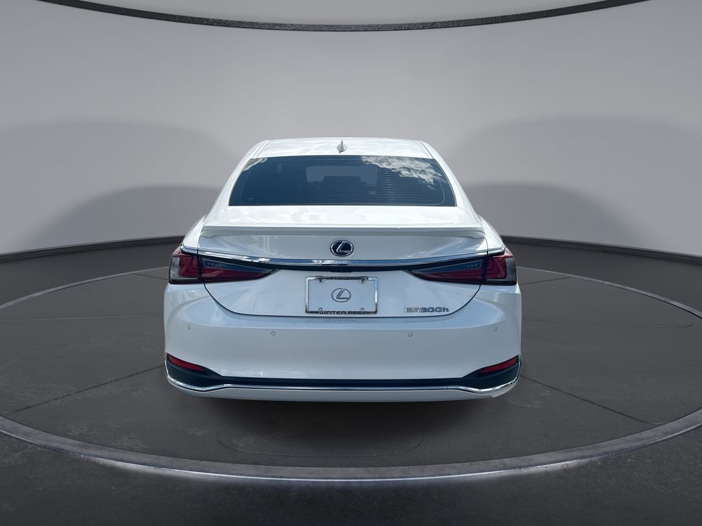 Thumbnail: 2021 Lexus ES - 17