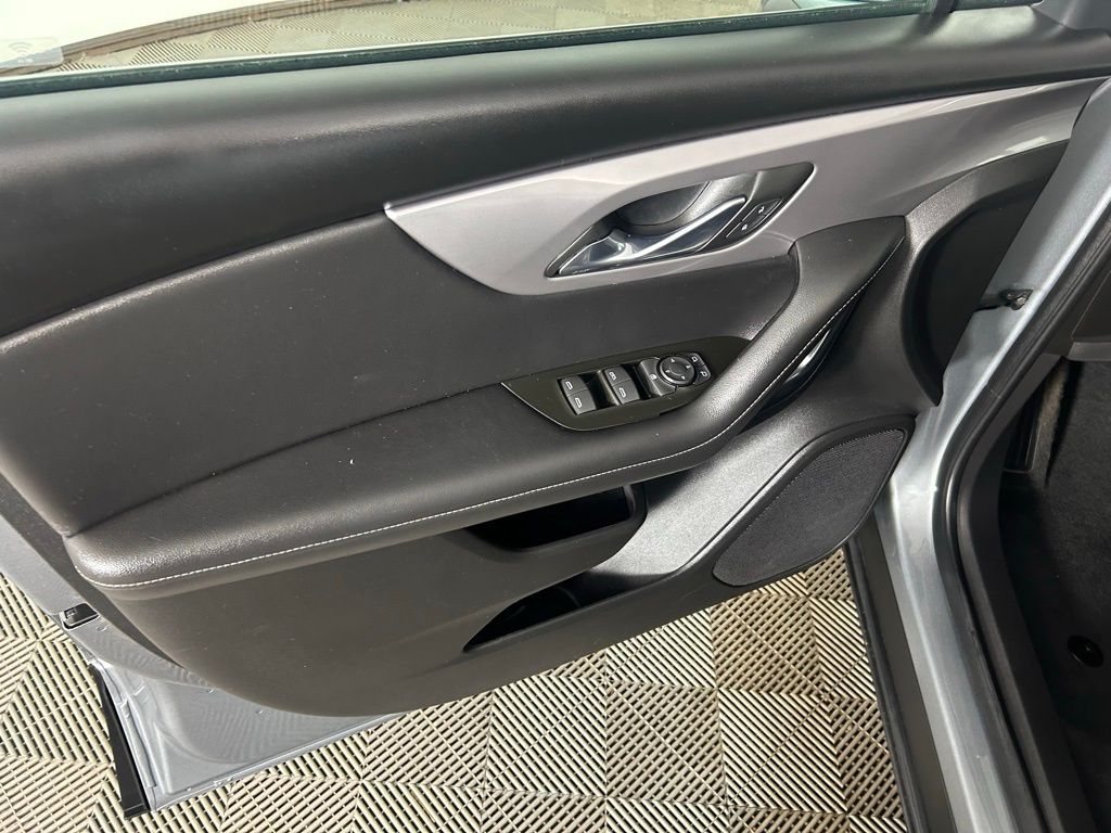 Used 2025 Gray Chevrolet LT image 12