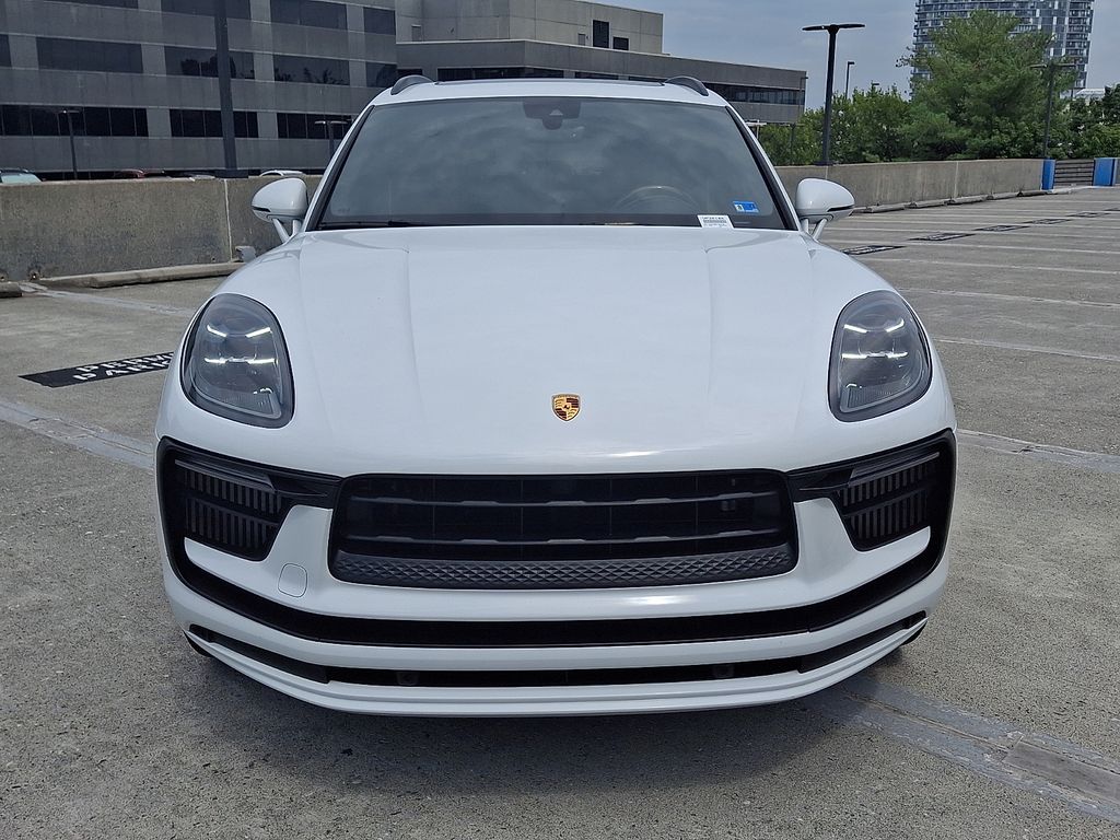 Thumbnail: 2022 Porsche Macan - 6