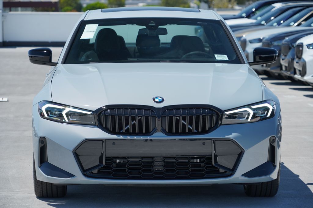 Thumbnail: 2026 BMW 3 Series - 2