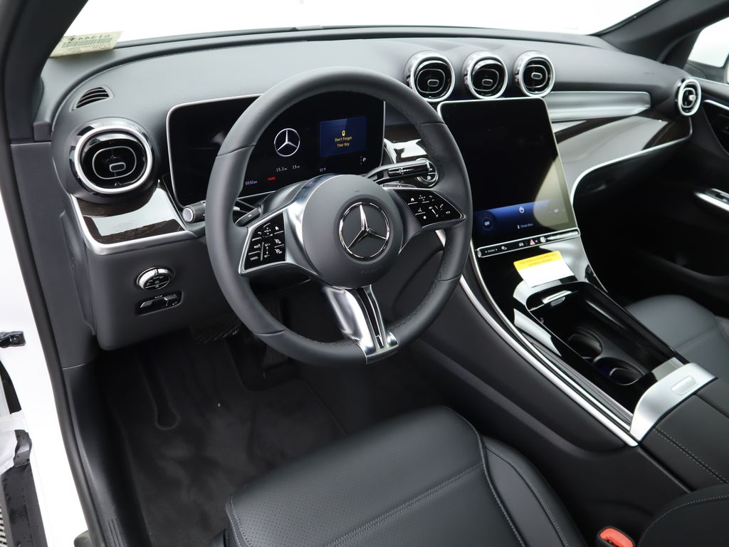 Thumbnail: 2025 Mercedes-Benz GLC - 9