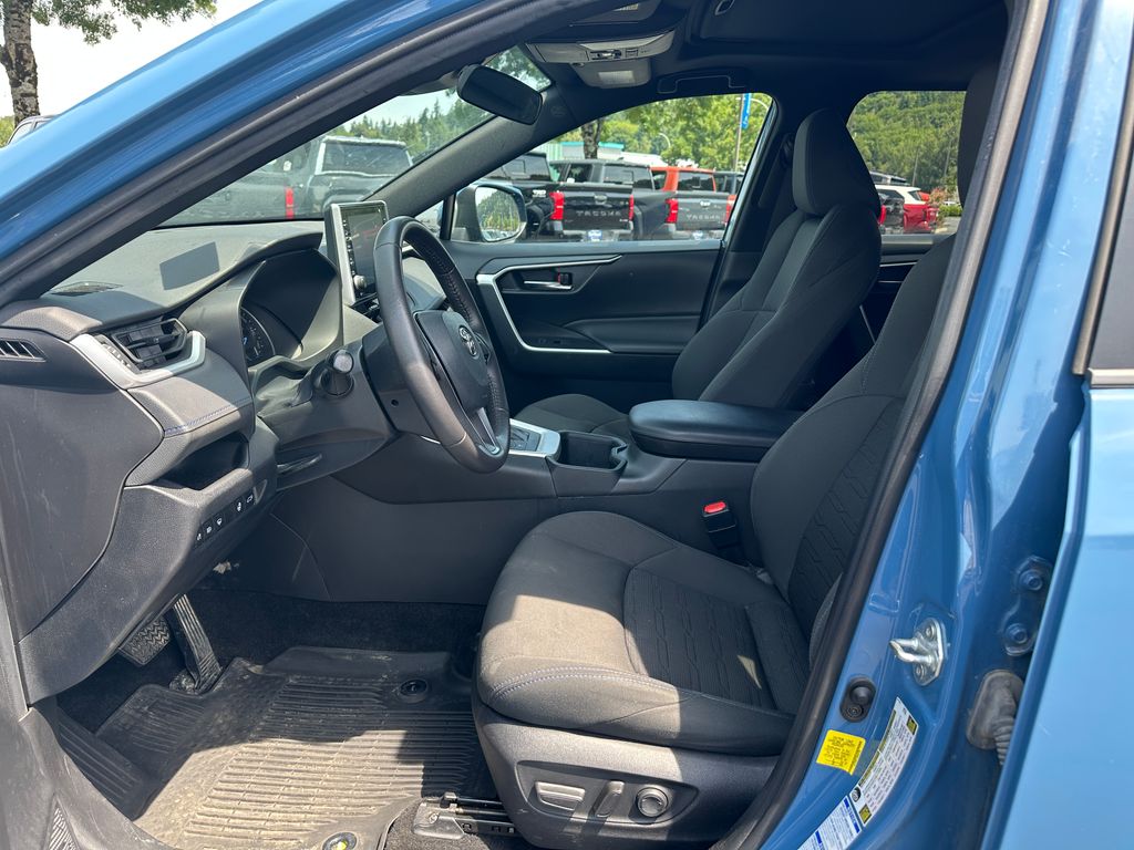 2022 Toyota RAV4 Hybrid SE