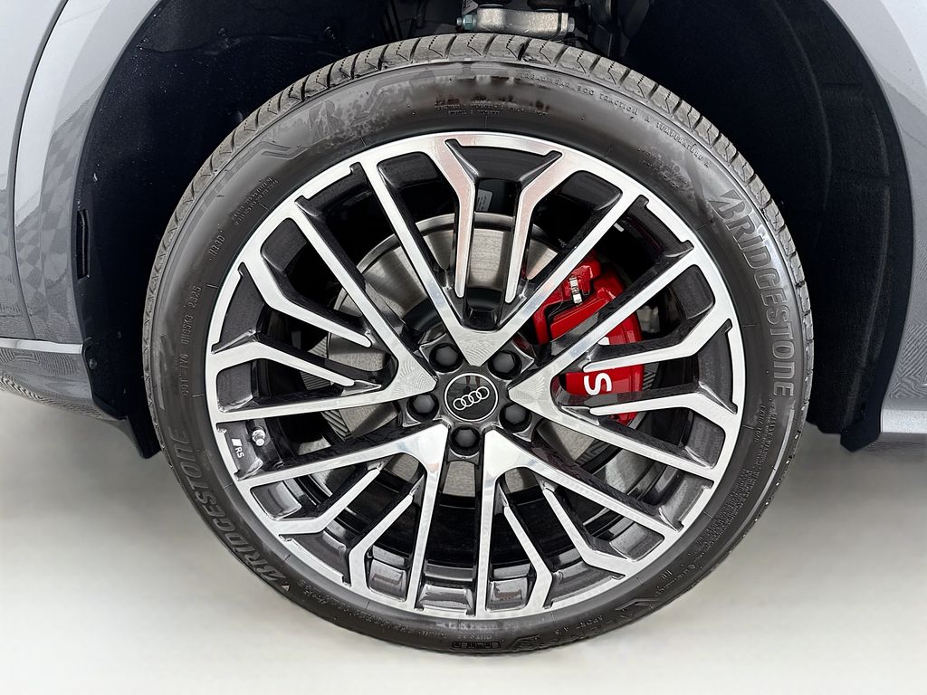 Thumbnail: 2025 Audi SQ5 - 30