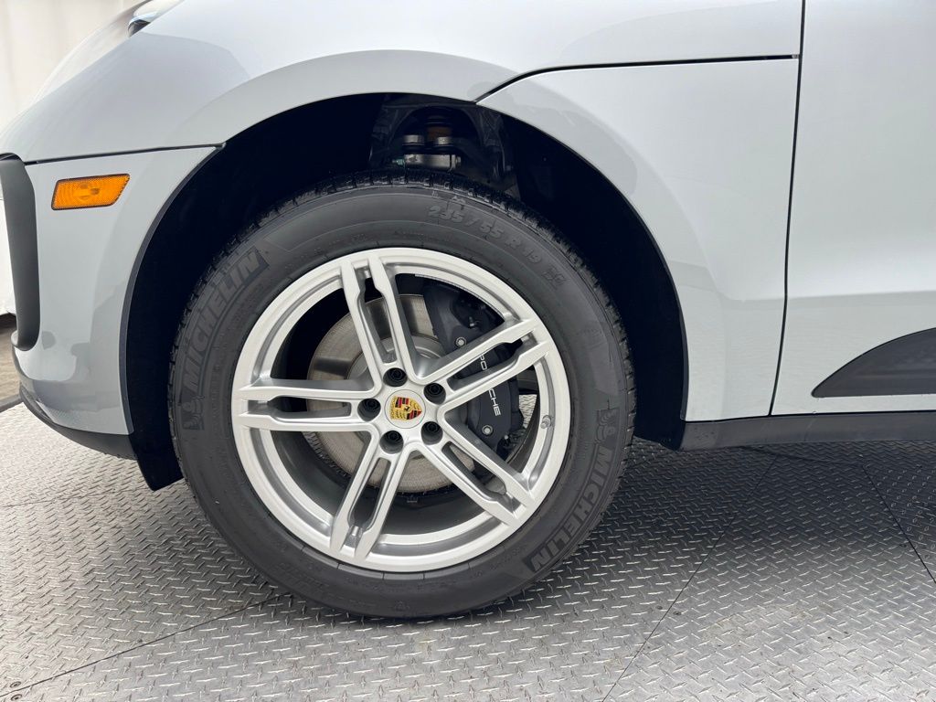 Thumbnail: 2025 Porsche Macan - 8