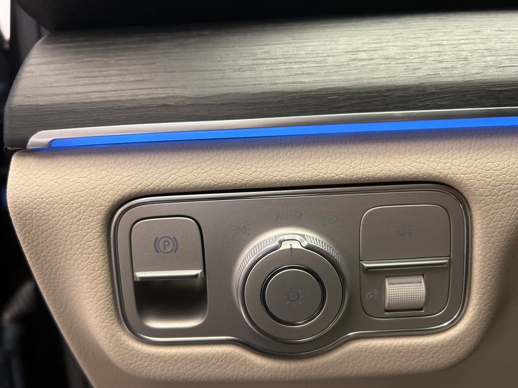 Thumbnail: 2026 Mercedes-Benz GLE - 22