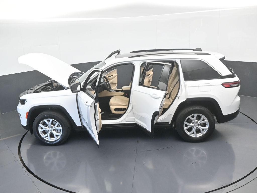 Used 2023 Bright White Clearcoat Jeep Limited image 69