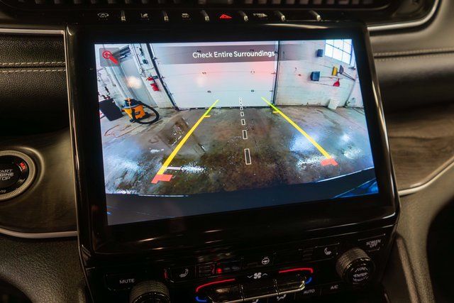 2023 Jeep Grand Cherokee L Limited Blue at Grove City Ford