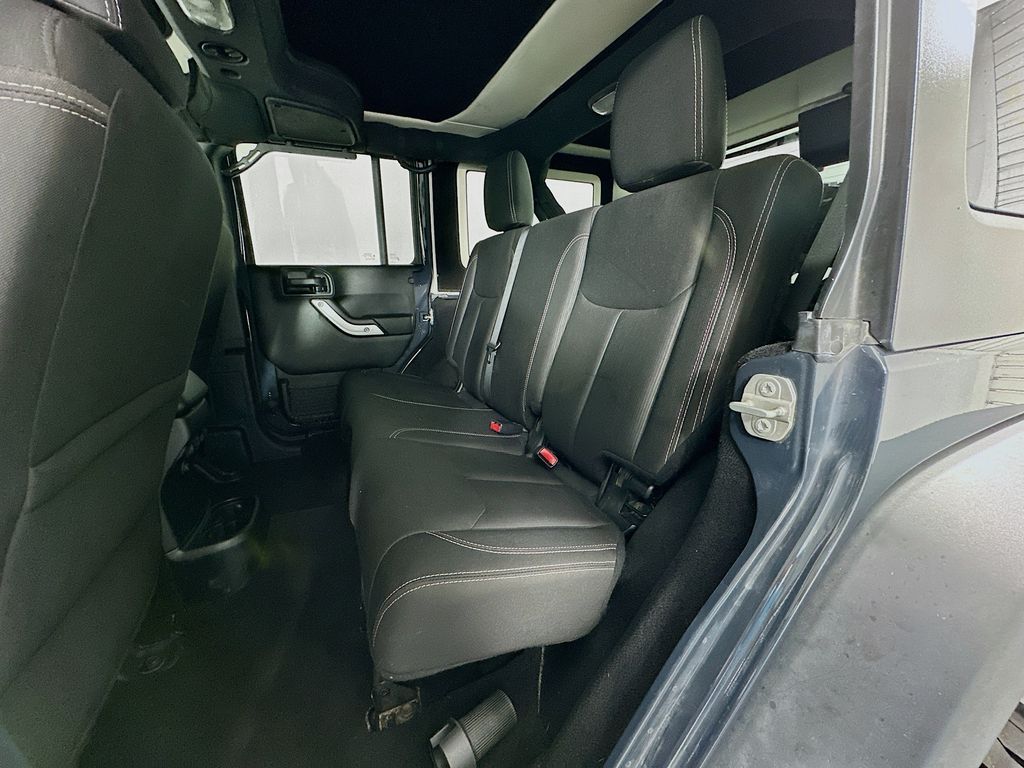 Thumbnail: 2018 Jeep Wrangler - 24