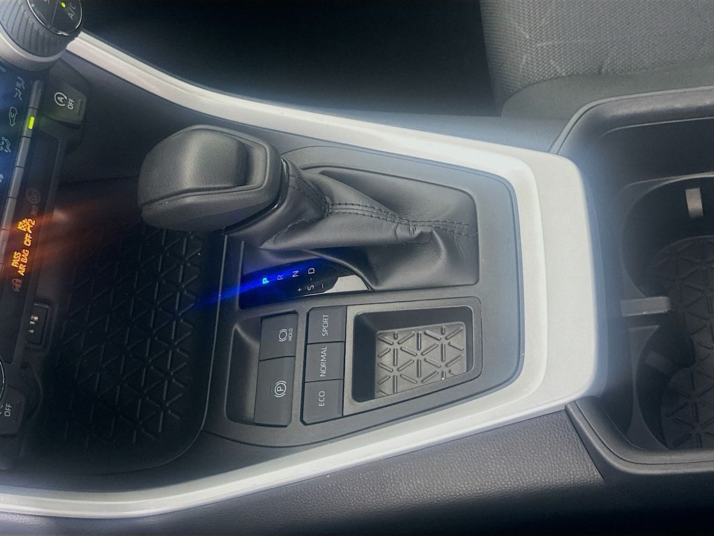 Thumbnail: 2025 Toyota RAV4 - 17