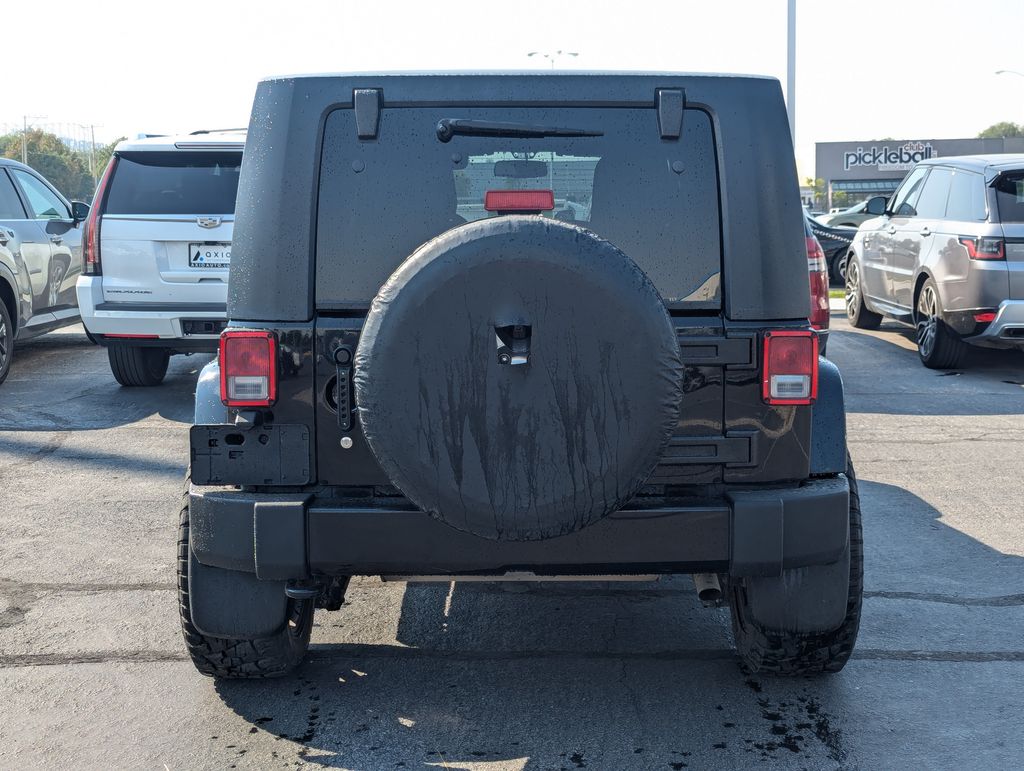 2017 Jeep Wrangler Unlimited Sahara 5