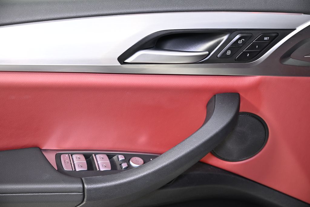 Thumbnail: 2023 BMW X4 - 21
