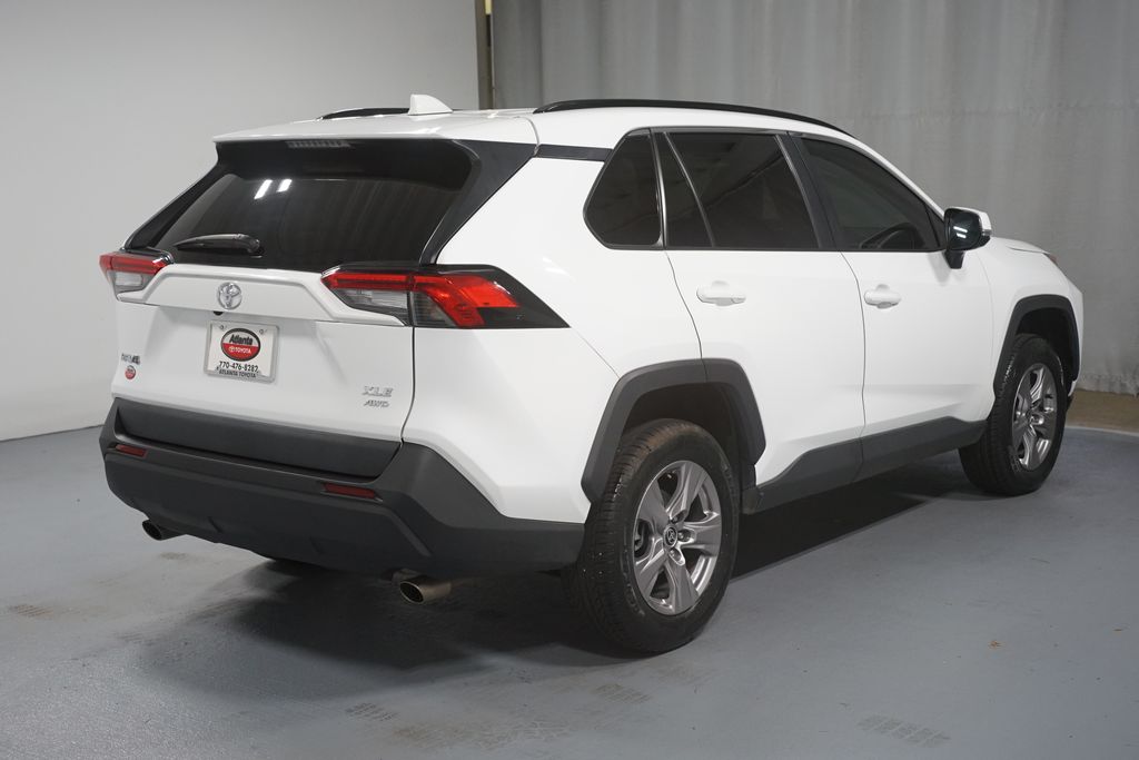 Thumbnail: 2022 Toyota RAV4 - 8