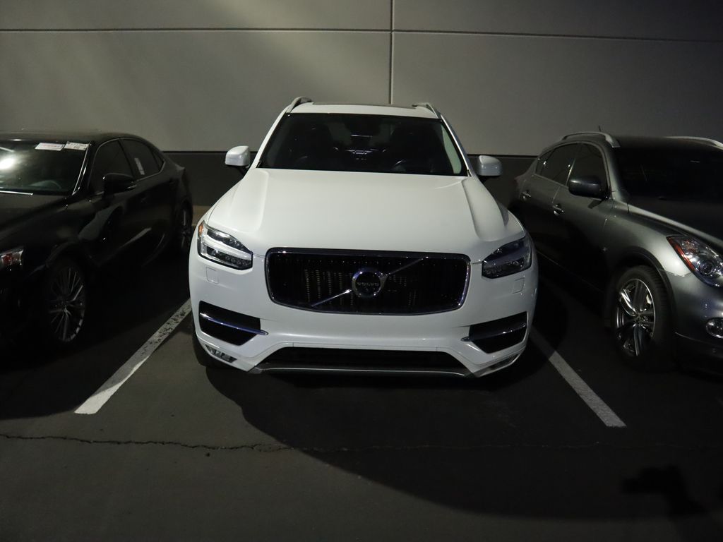 2019 Volvo XC90 T5 Momentum 2