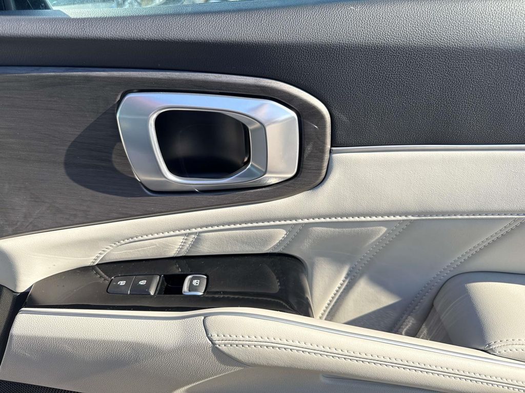 New 2025 Red Kia X-Line SX image 18