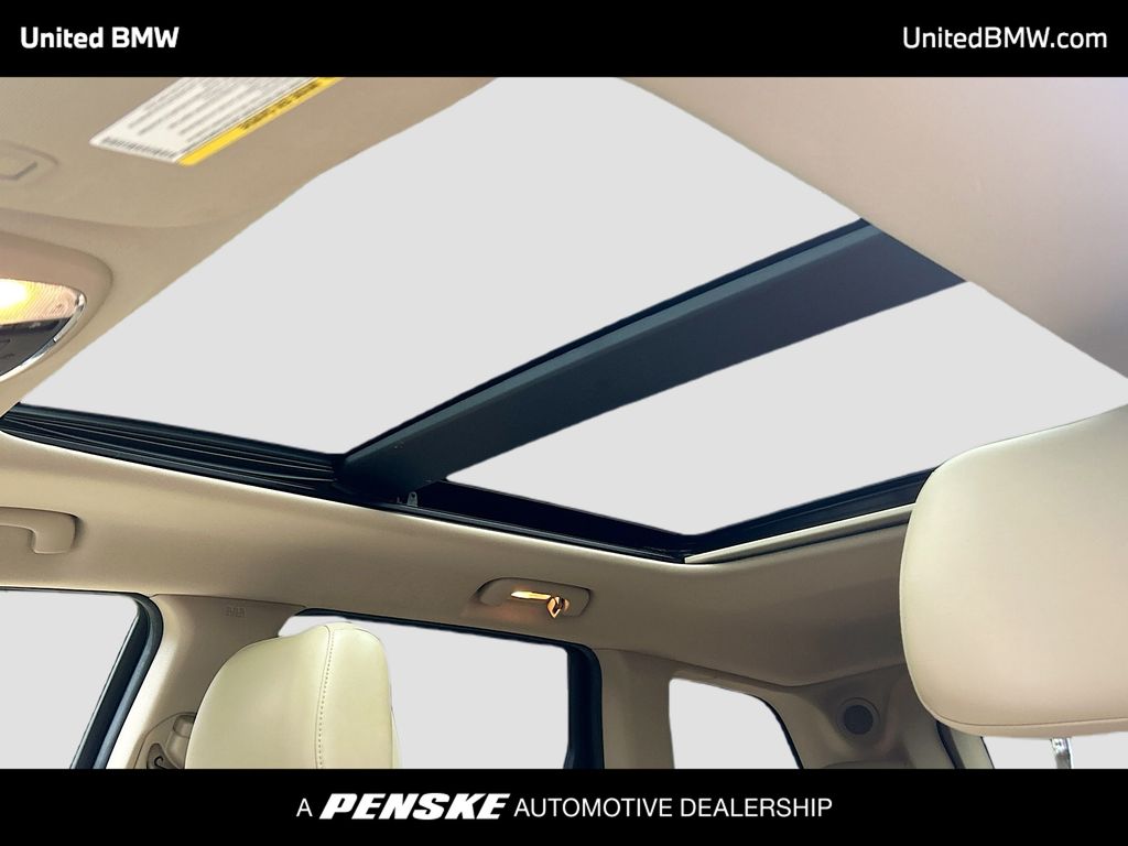 Thumbnail: 2015 Jeep Grand Cherokee - 12