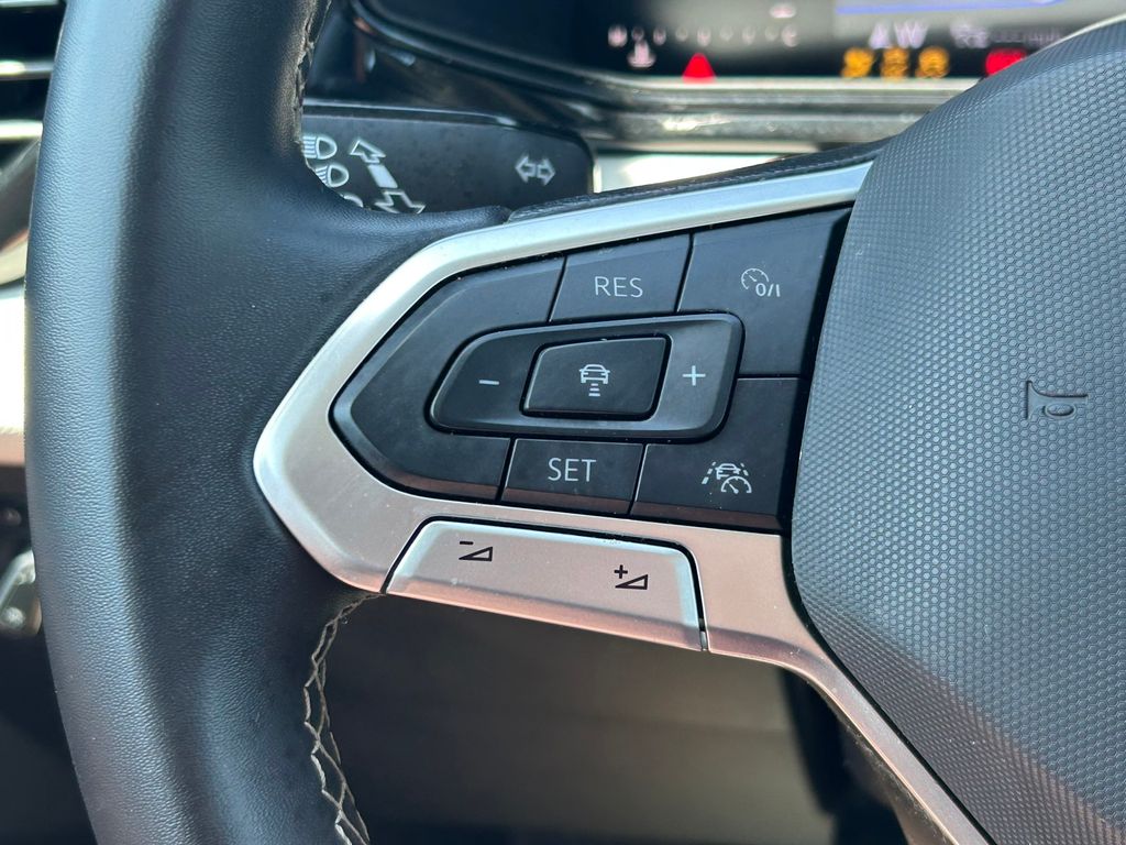 Used 2025 Volkswagen Taos SUV
