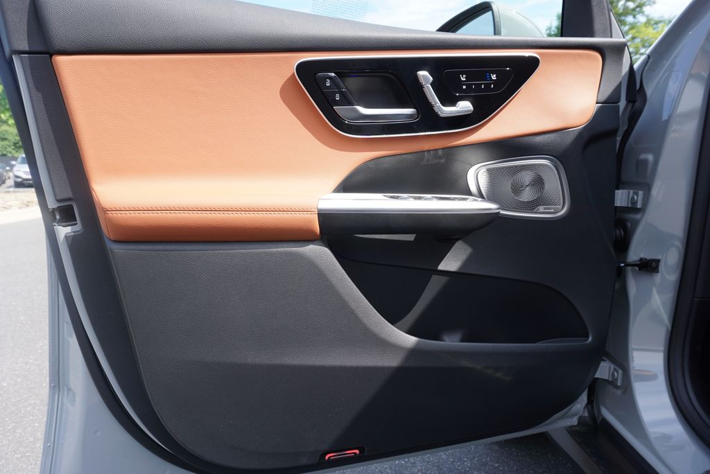Thumbnail: 2026 Mercedes-Benz GLC - 19