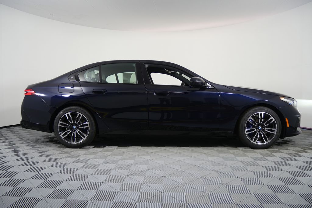 Thumbnail: 2026 BMW 5 Series - 4