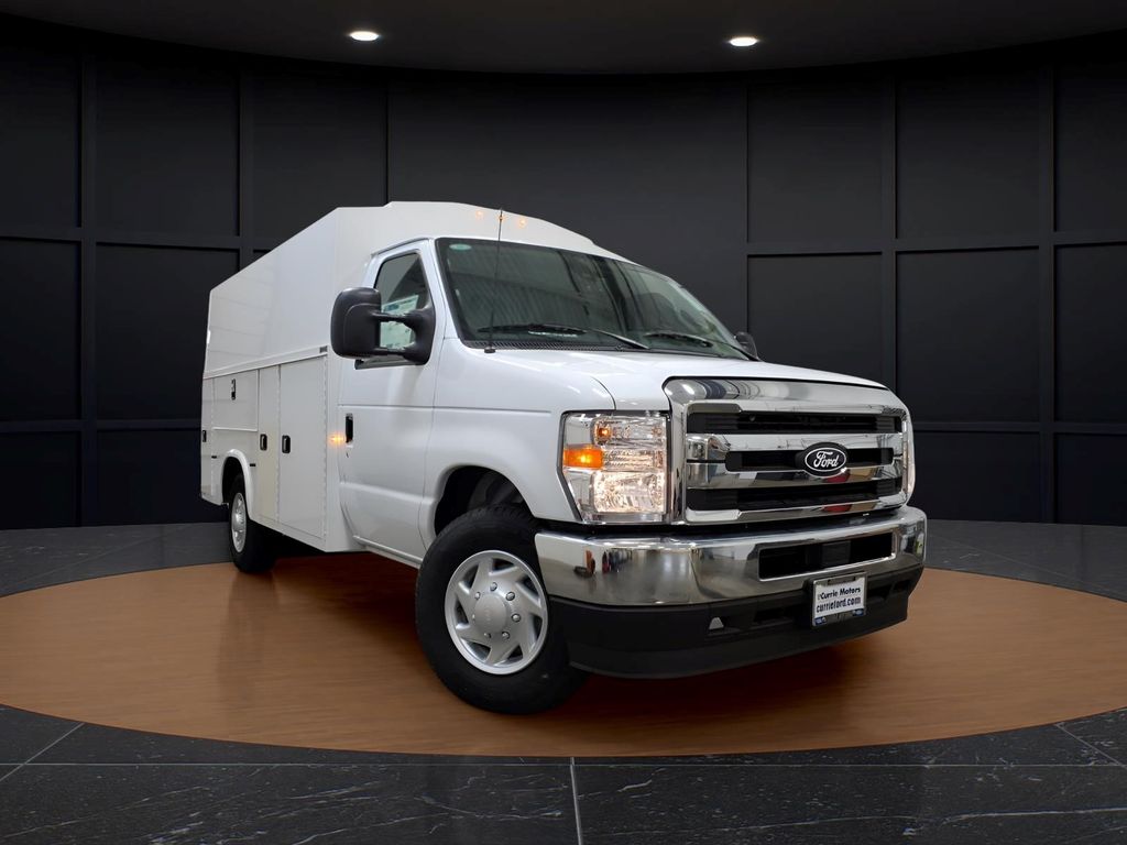  2026 Ford E-Series Chassis Pickup Truck Rear-Wheel Drive 6-Speed Automatic Overdrive