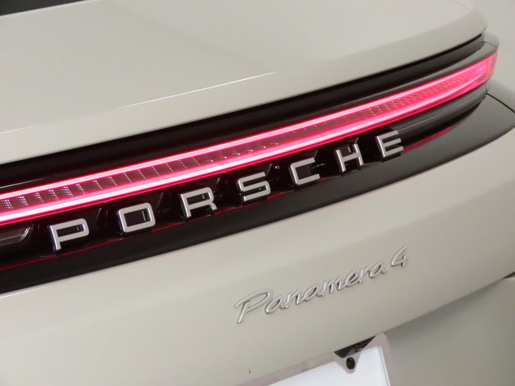 Thumbnail: 2026 Porsche Panamera - 12