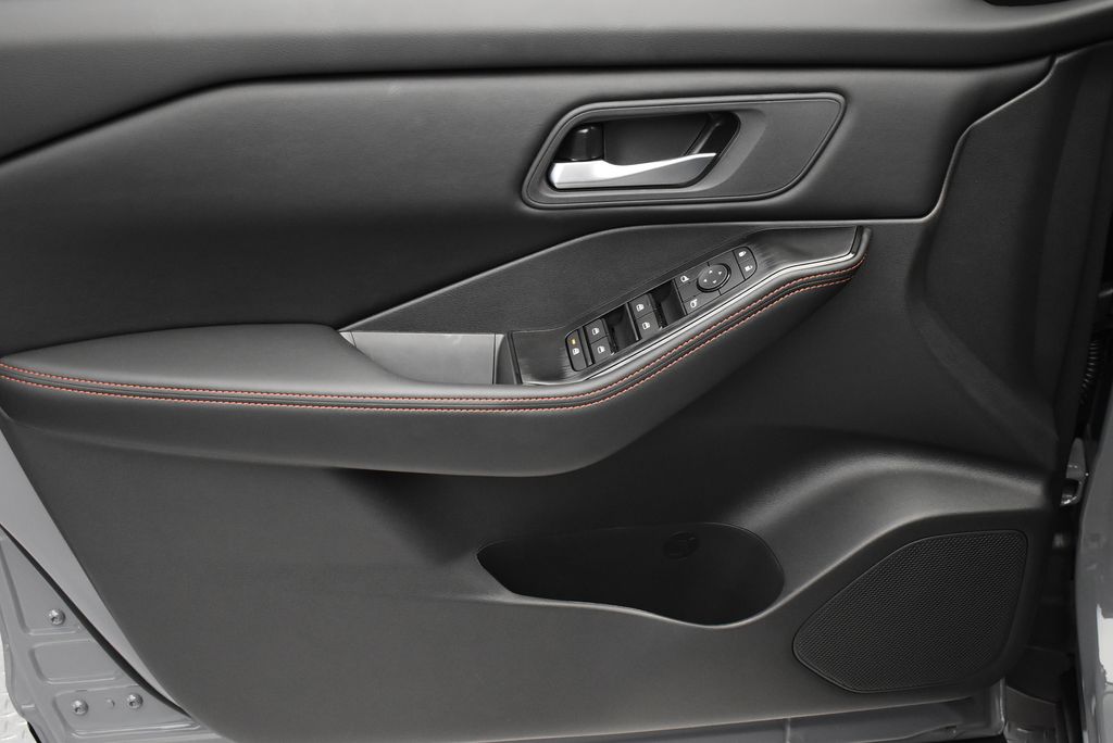 Thumbnail: 2026 Nissan Rogue - 9