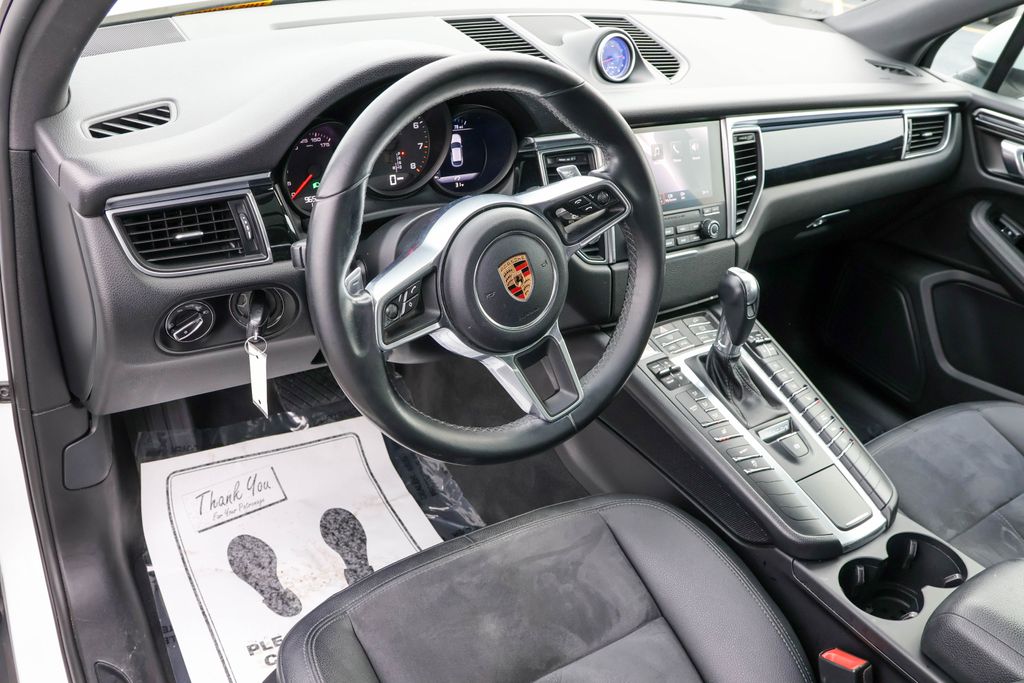 2018 Porsche Macan Base 3