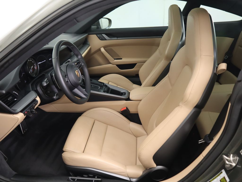 2022 Porsche 911 Carrera 4S 5