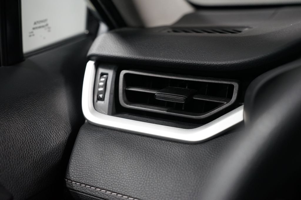 Thumbnail: 2022 Toyota RAV4 - 24