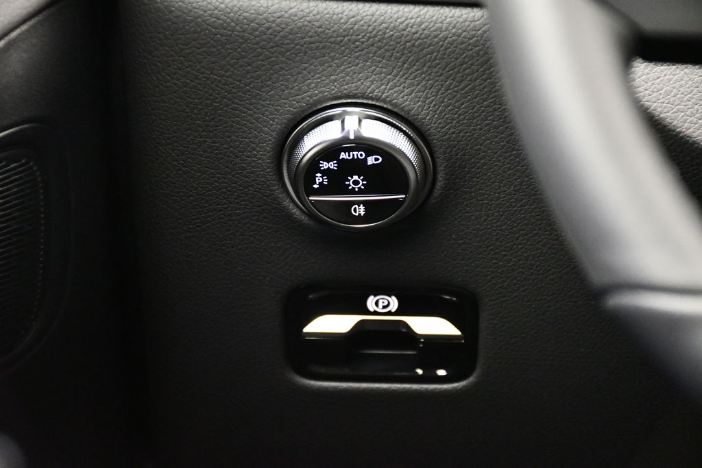 Thumbnail: 2025 Mercedes-Benz GLC - 20