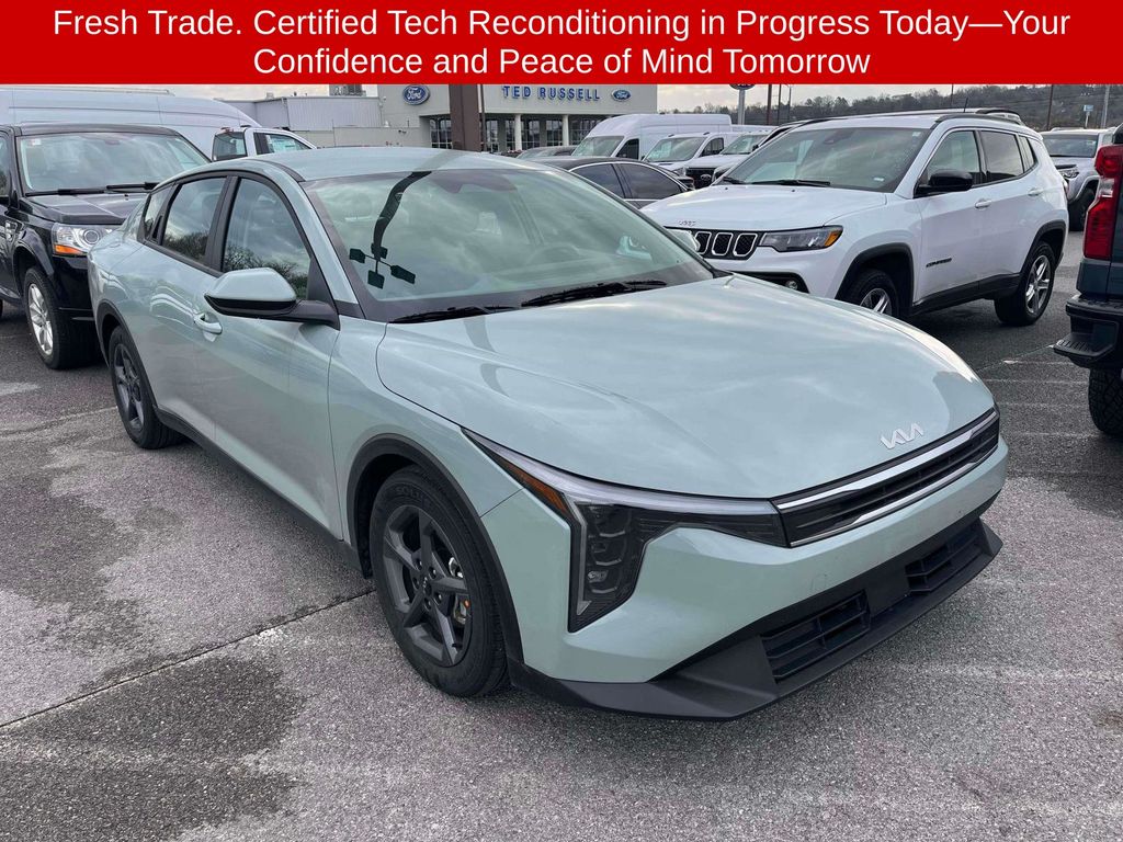 2025 Kia K4 LXS FWD