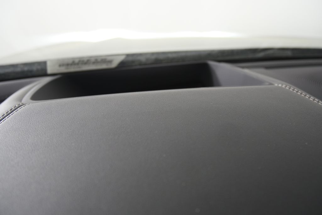 Thumbnail: 2026 BMW 8 Series - 19