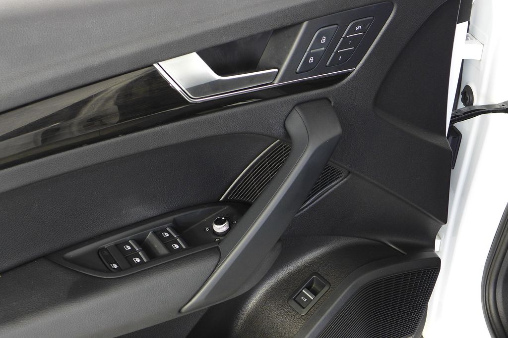 Thumbnail: 2018 Audi Q5 - 12