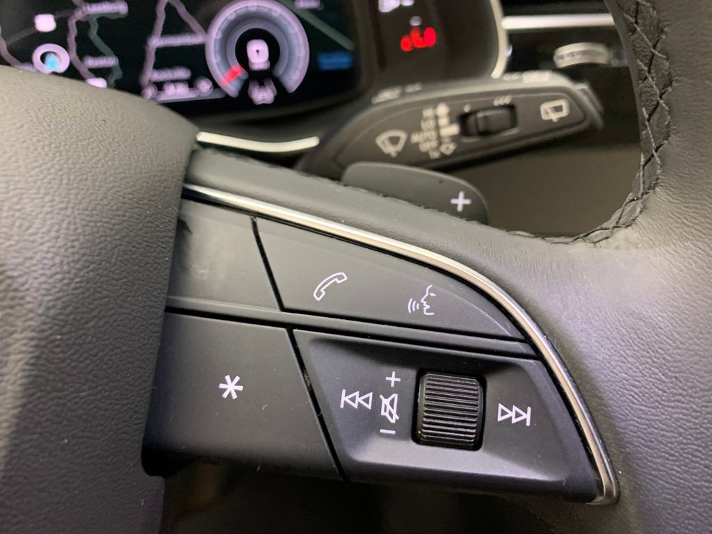 Thumbnail: 2023 Audi Q7 - 32