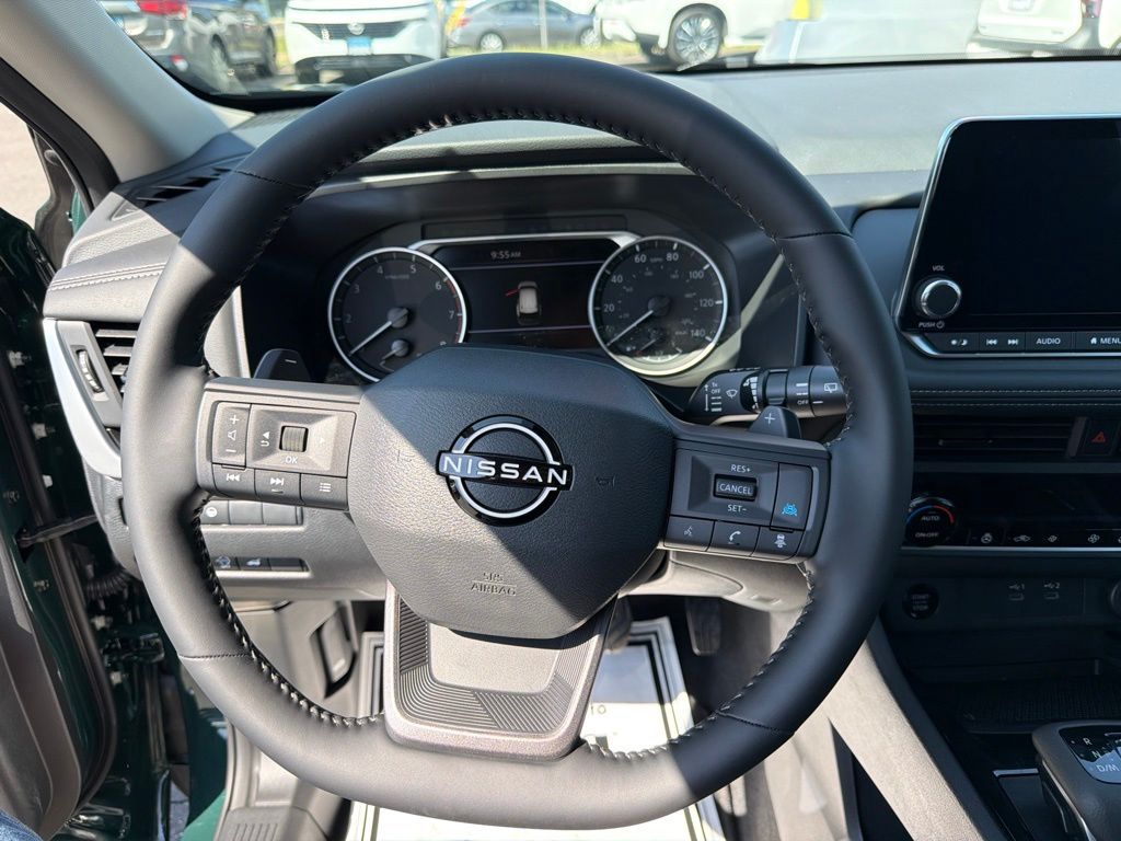 2026 Nissan Rogue Dark Armor - Photo 14