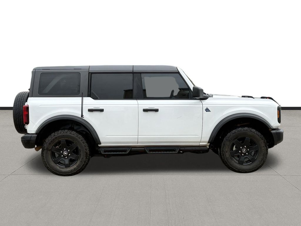 2024 Ford Bronco Black Diamond - 3