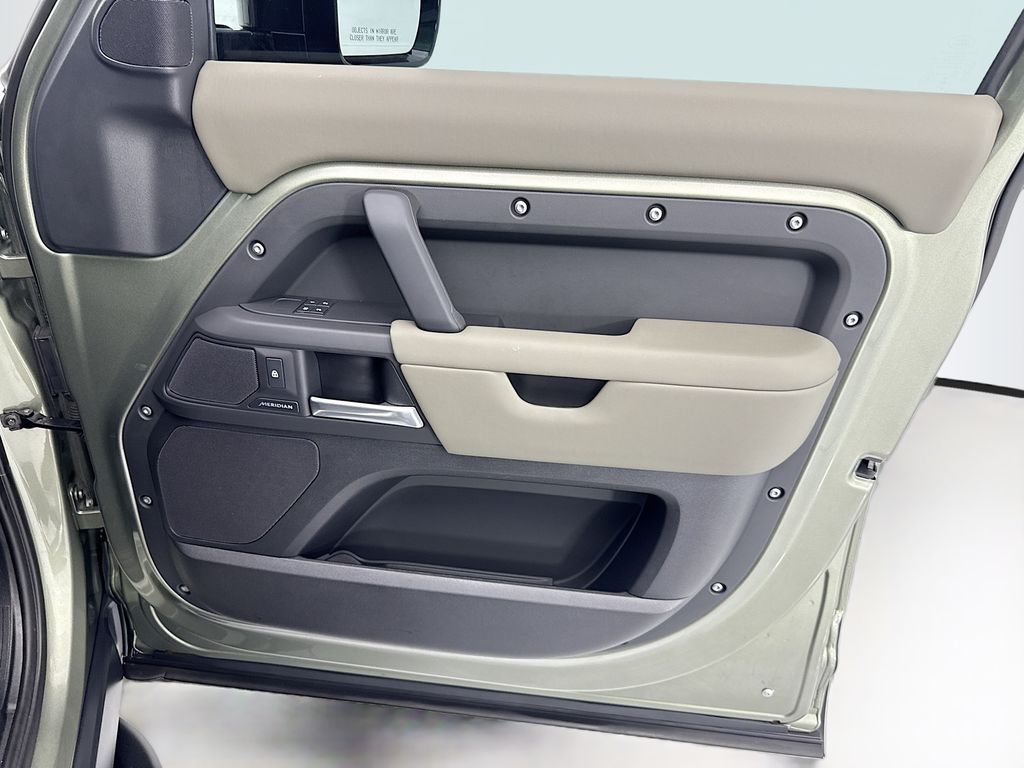 Thumbnail: 2025 Land Rover Defender - 24
