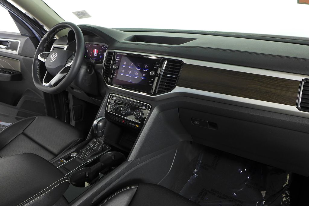 Thumbnail: 2022 Volkswagen Atlas - 13