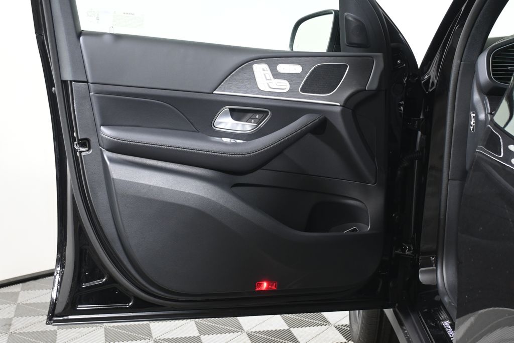 Thumbnail: 2026 Mercedes-Benz GLE - 24