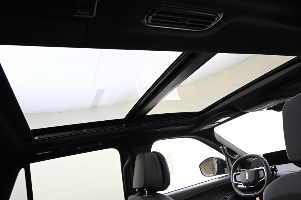 New 2026 Black Lincoln Reserve image 17