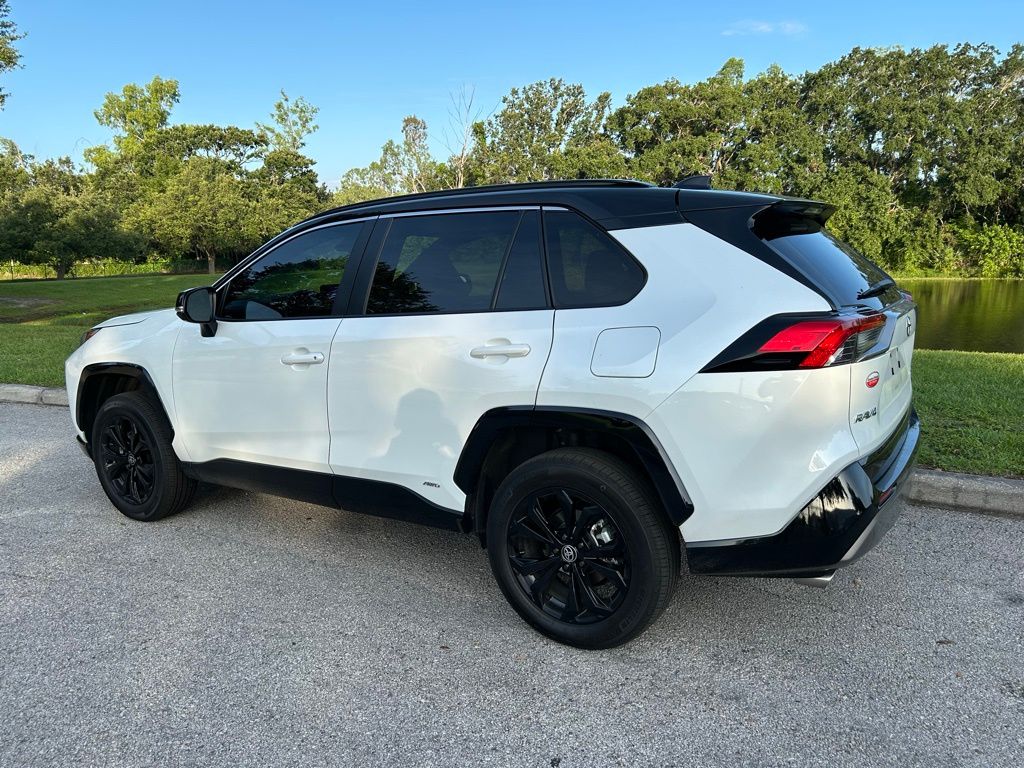 2023 Toyota RAV4 XSE 3