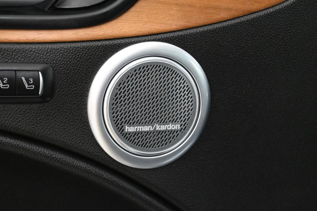 Thumbnail: 2019 Alfa Romeo Stelvio - 30