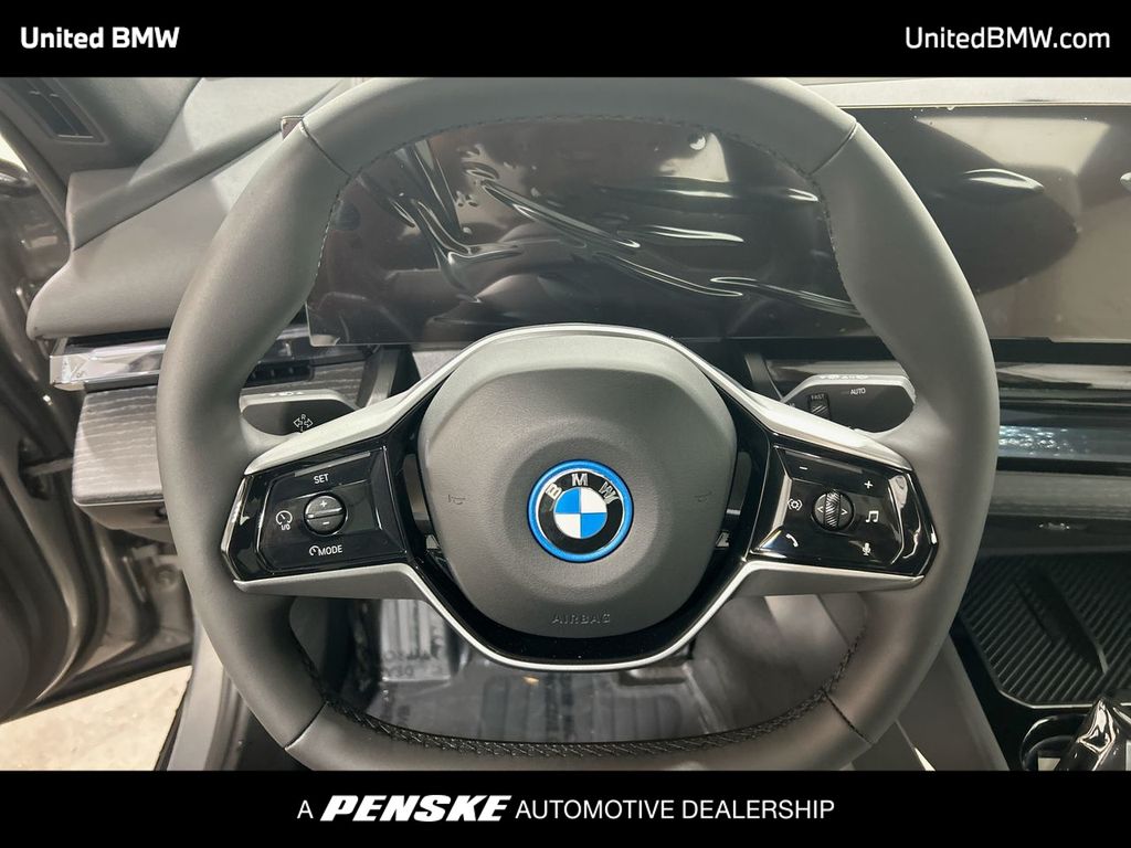 2025 BMW i5 eDrive40 14