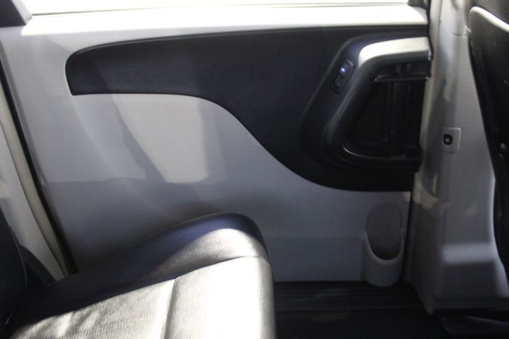 Used Car 2013 Chrysler Town & Country  Sports Van Touring Front Wheel Drive For Sale Under $10,000 In Georgetown, Texas