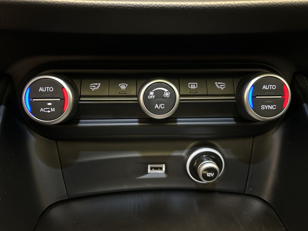 Thumbnail: 2019 Alfa Romeo Stelvio - 20