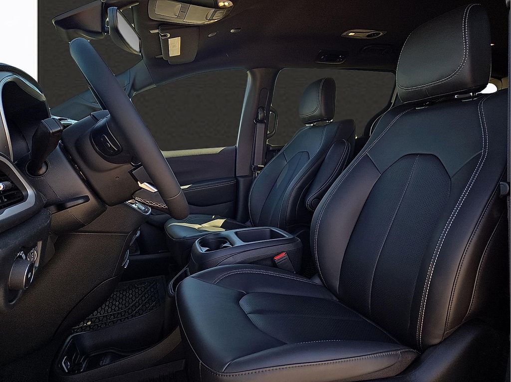 New 2026 Chrysler Pacifica For Sale in Farmington, AR