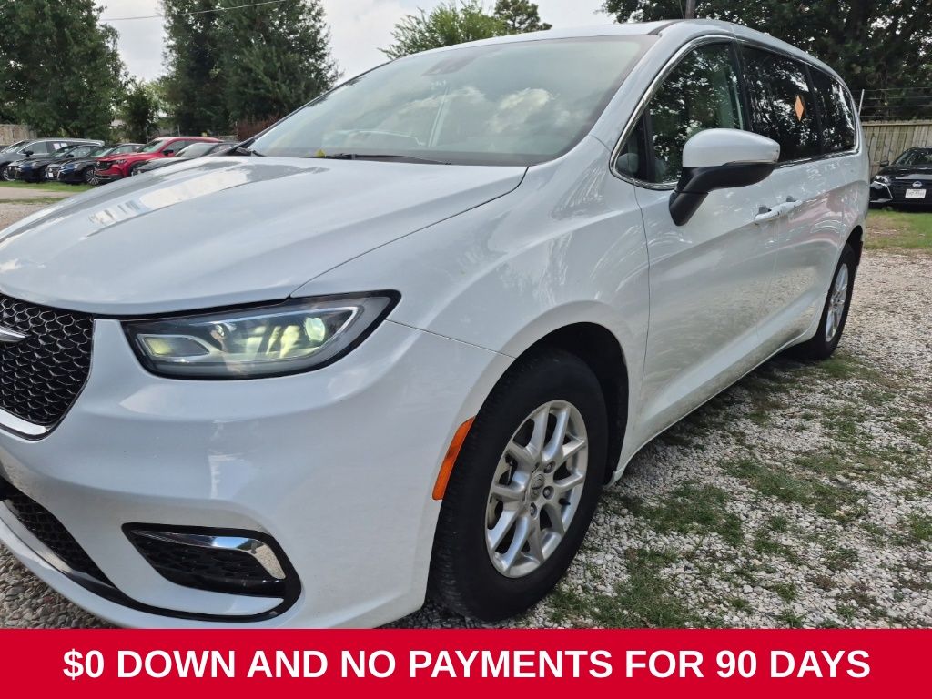 Bright White Clearcoat 2023 Chrysler Pacifica Minivan Front-Wheel Drive 9-Speed Automatic